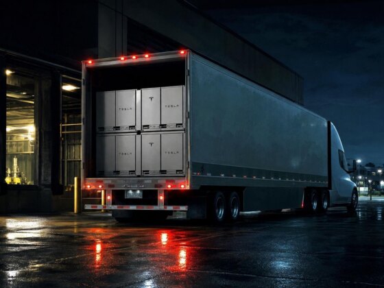 Ladrões atacam camiões de baterias Tesla ainda dentro da fábrica