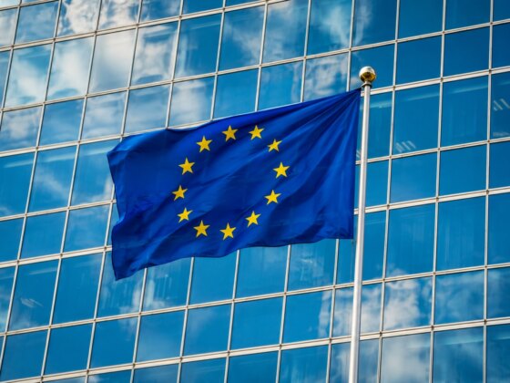 UE avisa Big Tech: data centers de IA verdes ou fora da Europa