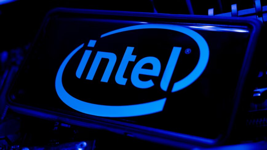 Intel arrisca 18A-P e mostra primeiros chips AI PC feitos nos EUA
