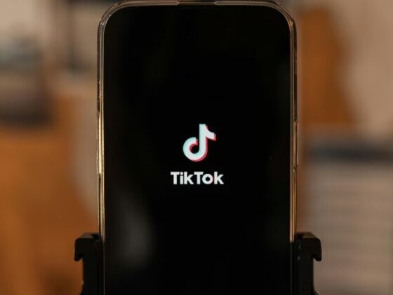 TikTok e YouTube apagam 4,7 milhões de contas de menores na Indonésia