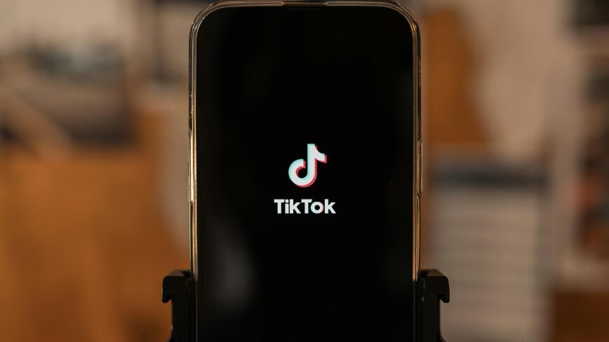 TikTok e YouTube apagam 4,7 milhões de contas de menores na Indonésia