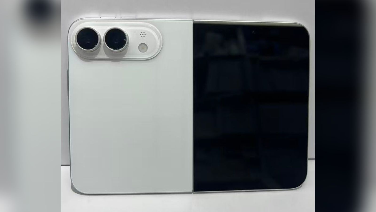 iPhone dobrável ganha forma final e pode chegar só em branco