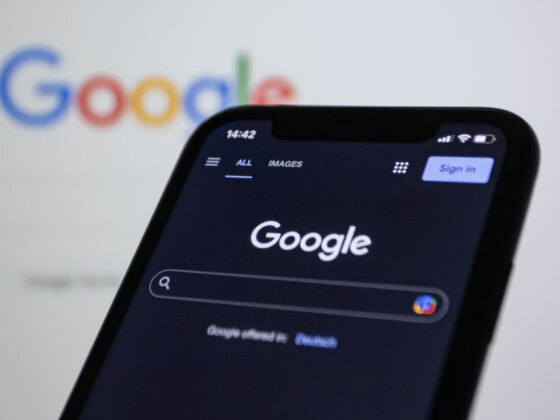 Tribunal alemão torna Google responsável por respostas falsas da IA
