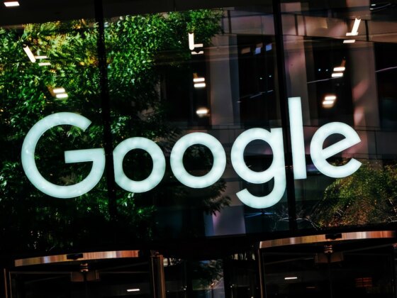 Google separa histórico e personalização, mas ativa gravação de media