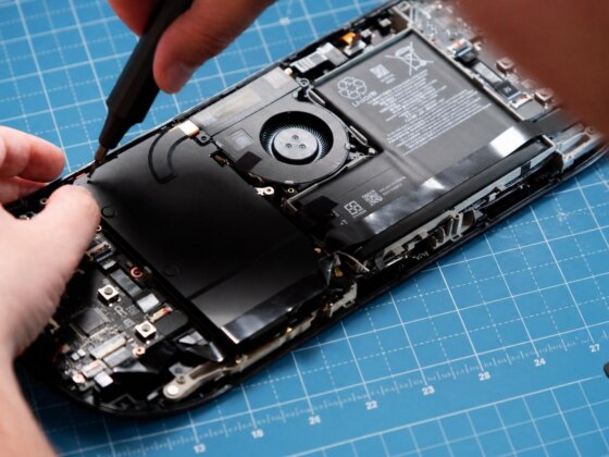 Valve recua e iFixit vai continuar a vender baterias para a Steam Deck