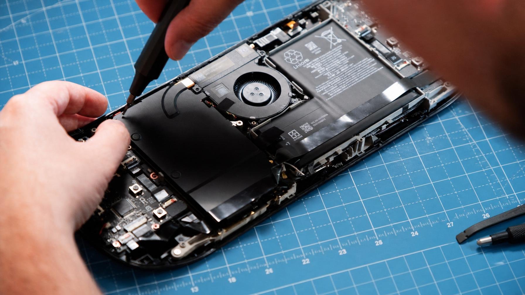 Valve recua e iFixit vai continuar a vender baterias para a Steam Deck