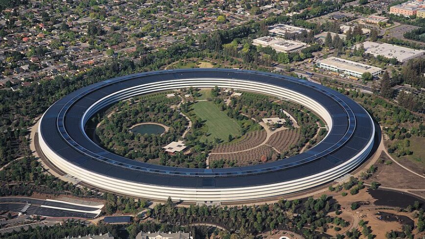 Apple leva OpenAI a tribunal por alegado roubo de designs de hardware