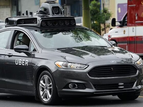 Uber falhou nos robotaxis e agora tenta mandar nas regras