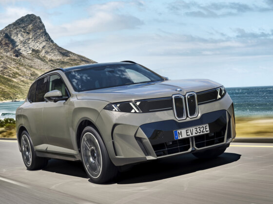 BMW iX5 estreia versão 100% elétrica com 700 km de autonomia