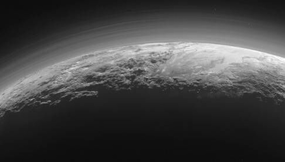 Sonda New Horizons acorda sozinha após 321 dias a hibernar