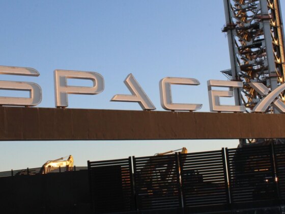 Starship falha voo 13 na rampa e complica calendário lunar da NASA