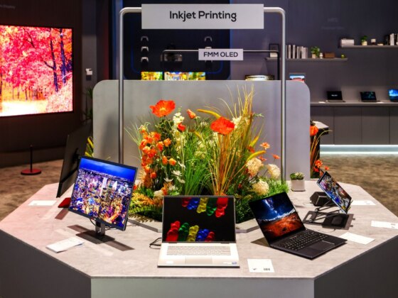 Lenovo Legion R9000P estreia OLED impresso a jato de tinta em portáteis