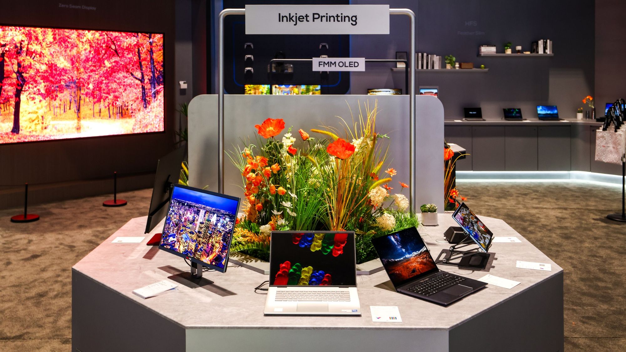 Lenovo Legion R9000P estreia OLED impresso a jato de tinta em portáteis