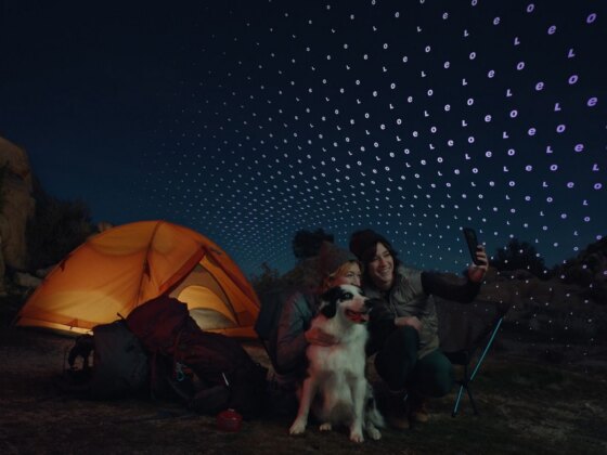 Amazon prepara 5.105 satélites para ligar telemóveis diretos ao espaço