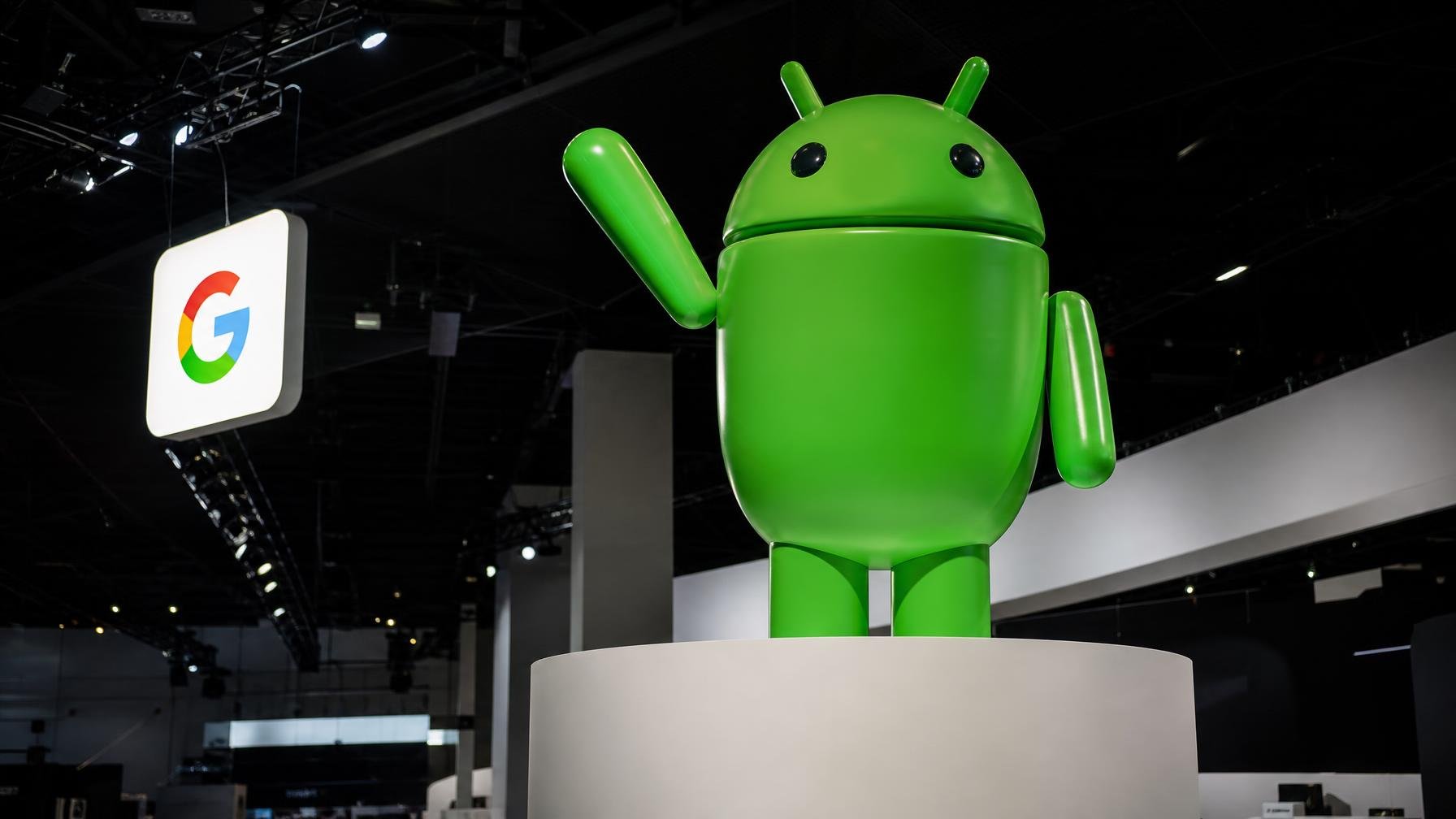 Lojas de apps vão invadir o Android. O que isto muda para ti