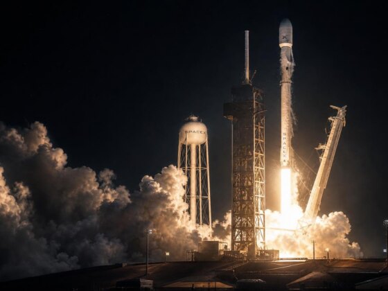 Um foguetão da SpaceX vai abrir uma nova cratera na Lua