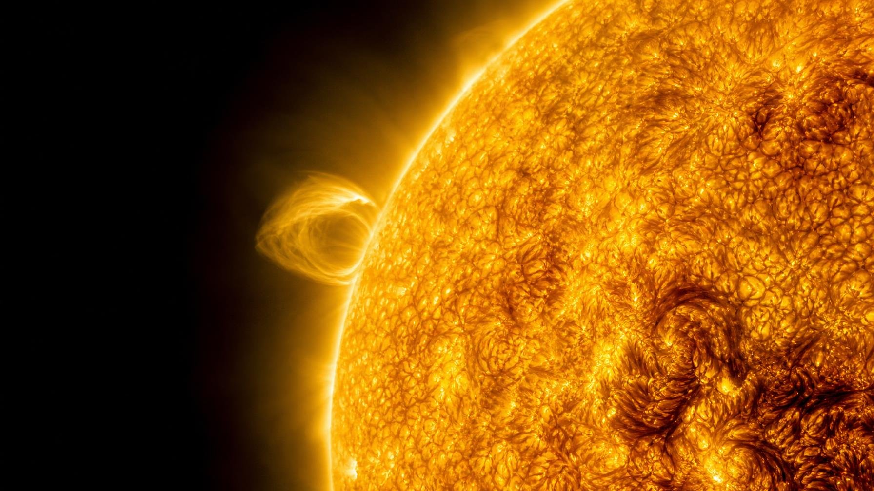 Maior telescópio solar do mundo apanha redemoinhos no Sol