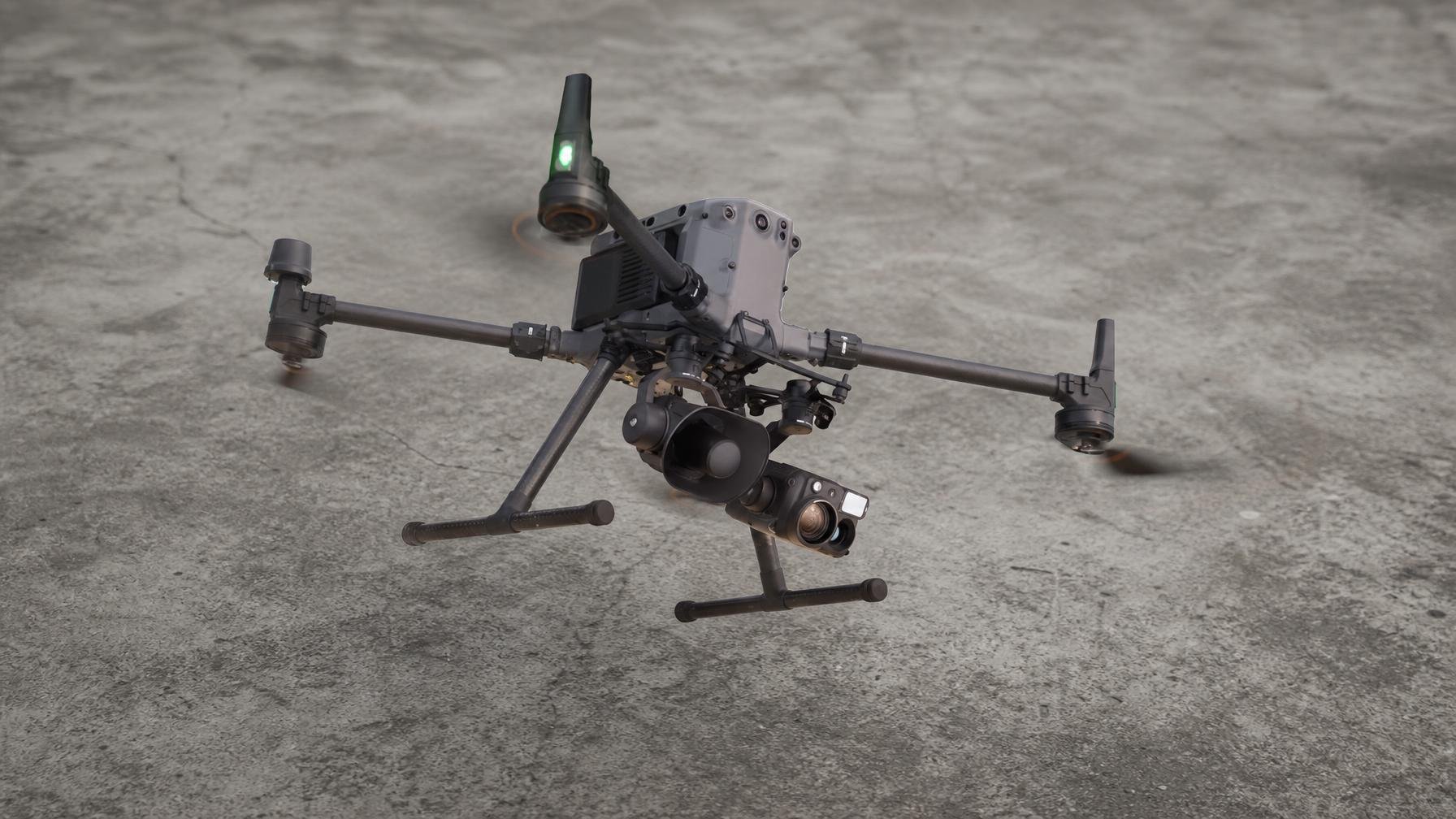 Trump sobe tarifas a 100% para drones pesados e peças de avião