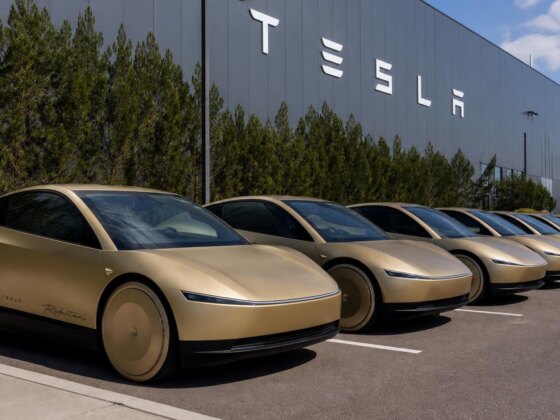 Tesla prepara Cybercab sem volante, mas a dúvida é a mesma