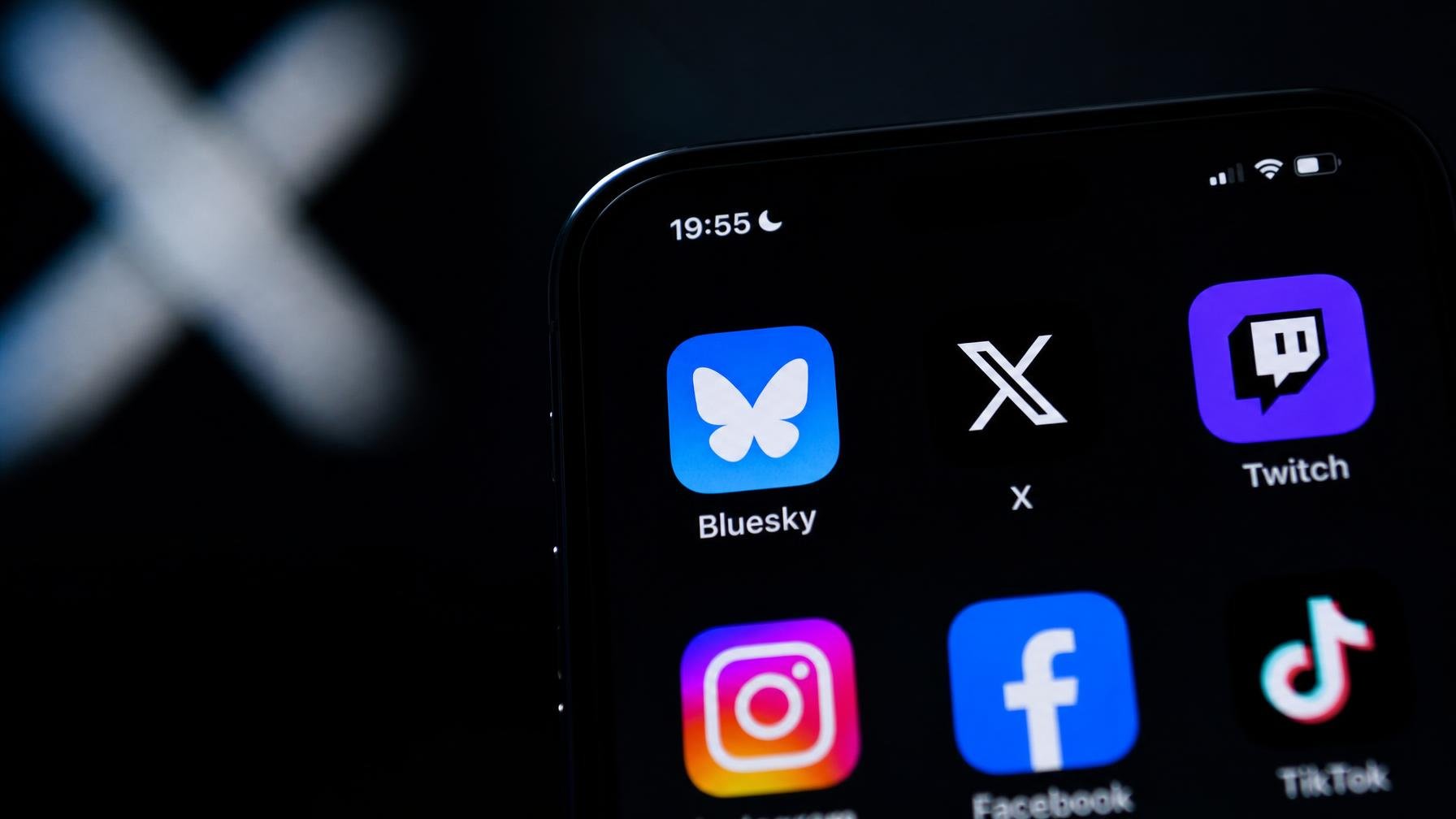 X diz ter travado bot farm chinesa contra centros de dados de IA