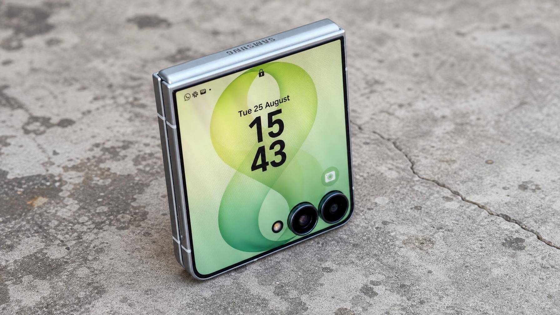 Galaxy Z Flip 8: o mesmo hardware, outra forma de usar o telemóvel