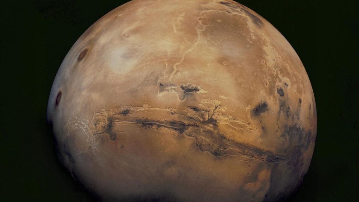 Ondas gigantes de vento solar podem ter despido Marte da atmosfera