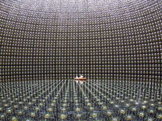 Os gigantes subterrâneos que caçam neutrinos fantasma pelo planeta