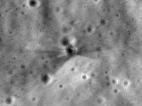 NASA mede cratera que um Falcon 9 abriu na Lua e segue rasto da Starship