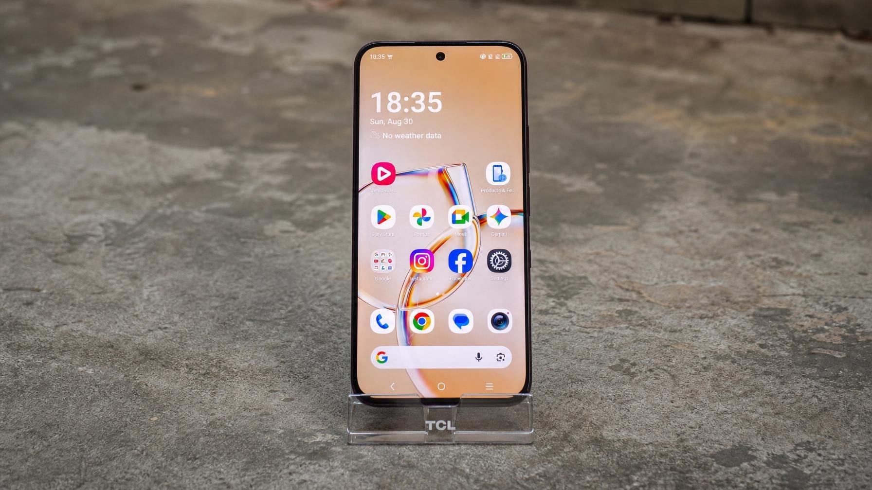 TCL P80 Ultra junta modo e-reader a um OLED de topo