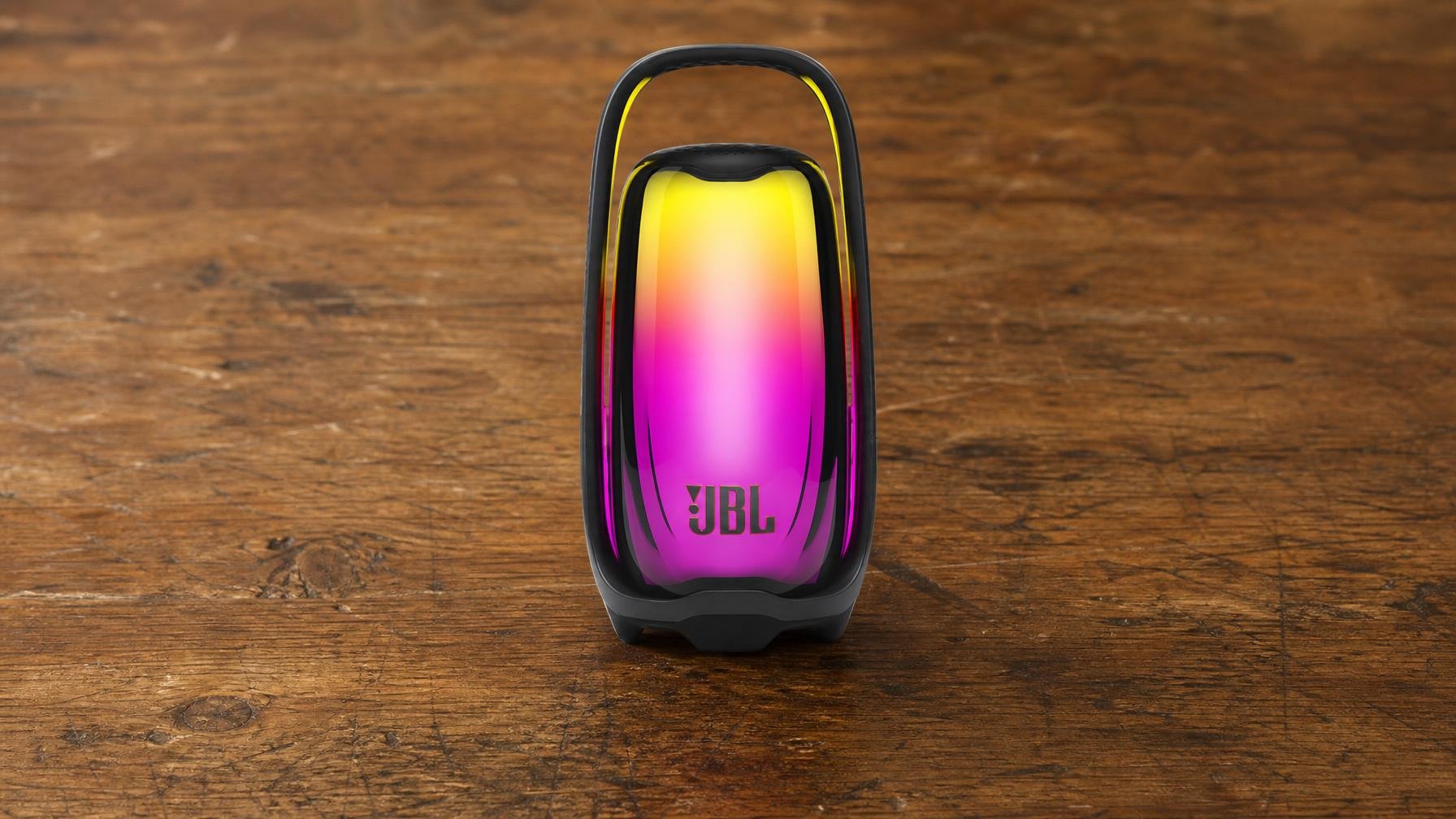 JBL Pulse 6 traz mais luz, mais graves e até modo candeeiro