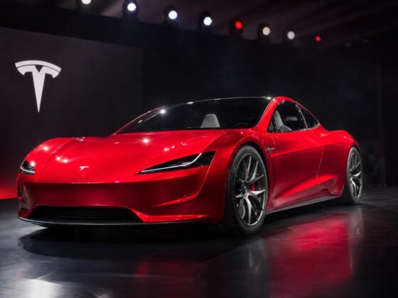 Tesla marca 1 de outubro para revelar o Roadster que nunca chega