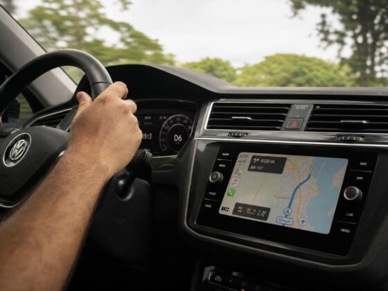 O teu carro está a vender-te: dados, seguros e zero controlo