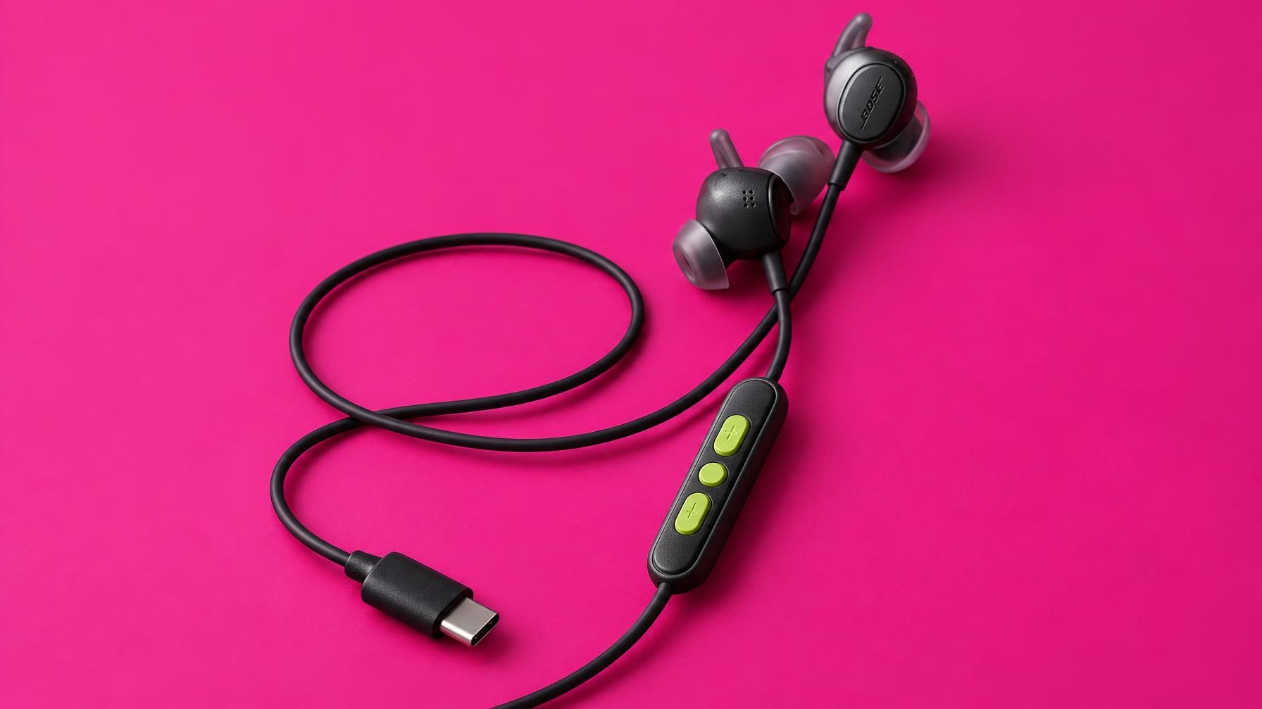 Bose volta aos earbuds com fio e junta cancelamento de ruído