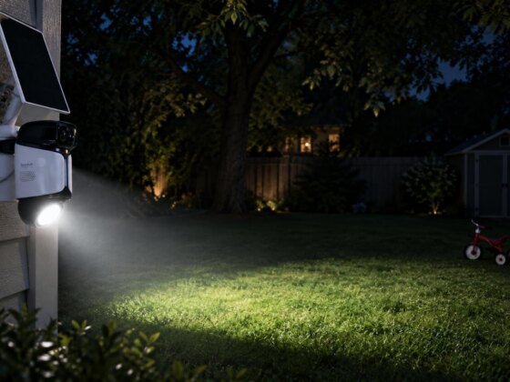 Câmara Baseus U2 Pro persegue intrusos com foco de luz motorizado